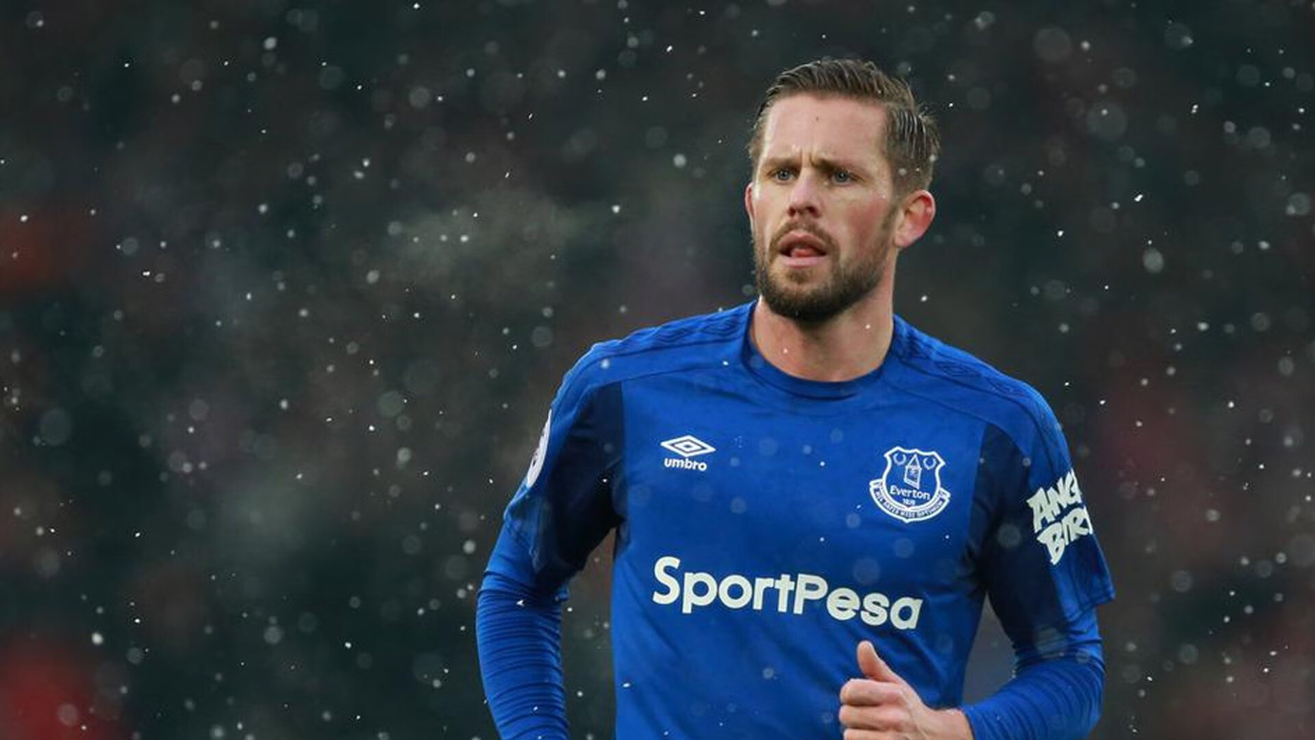 “马科斯·梅特罗的速度与敏捷，成为阿根廷美洲狮队防守的核心力量”