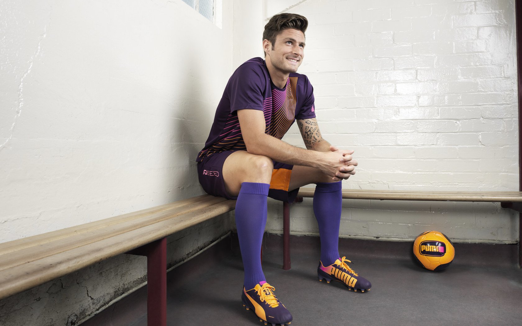 爱游戏全站-特斯·冯·迪克：每次传球都精确到位，南非队进攻效率大大提高，冯 斯特拉客